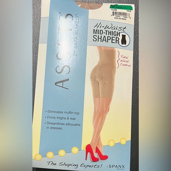 New in package - Assets by Spanx  - size 3 (see size on picture) nude - Picture 1 of 2